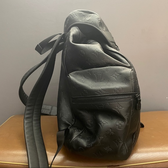 Louis Vuitton Discovery Backpack Monogram Shadow Black - Picture 5 of 14